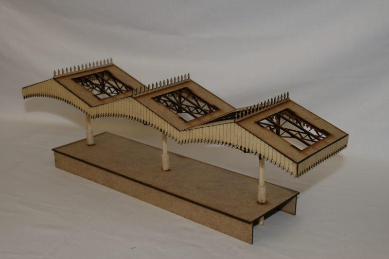 No1O Gauge Station Canopy - Centre Leg + Curved 